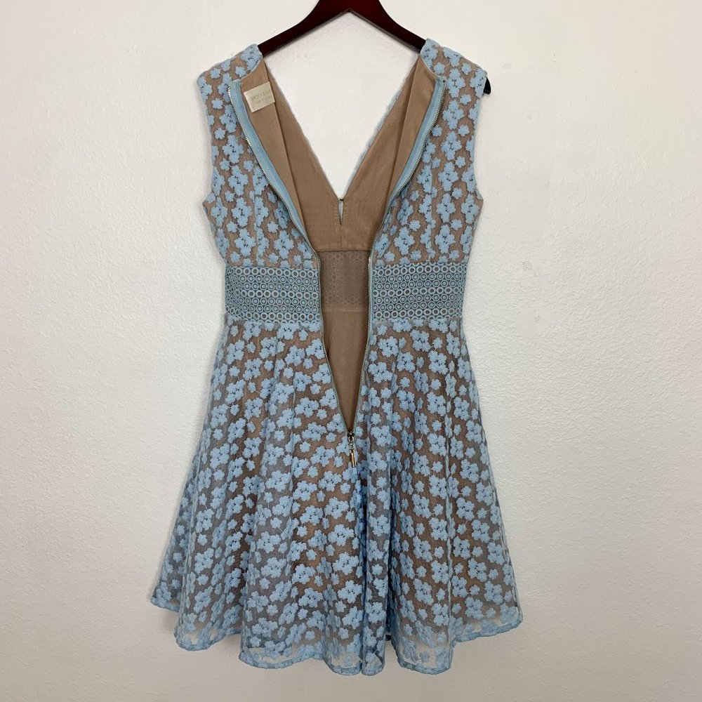 Bronx And Banco Blue Amsonia Lace Dress Size Medium - Picture 11 of 14
